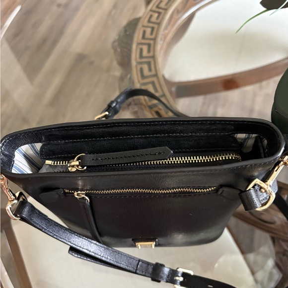🖤🖤DOONEY & BOURKE SMALL SAFFIANO LEATHER BLACK CROSSBODY BAG!🖤🖤 - Picture 4 of 8
